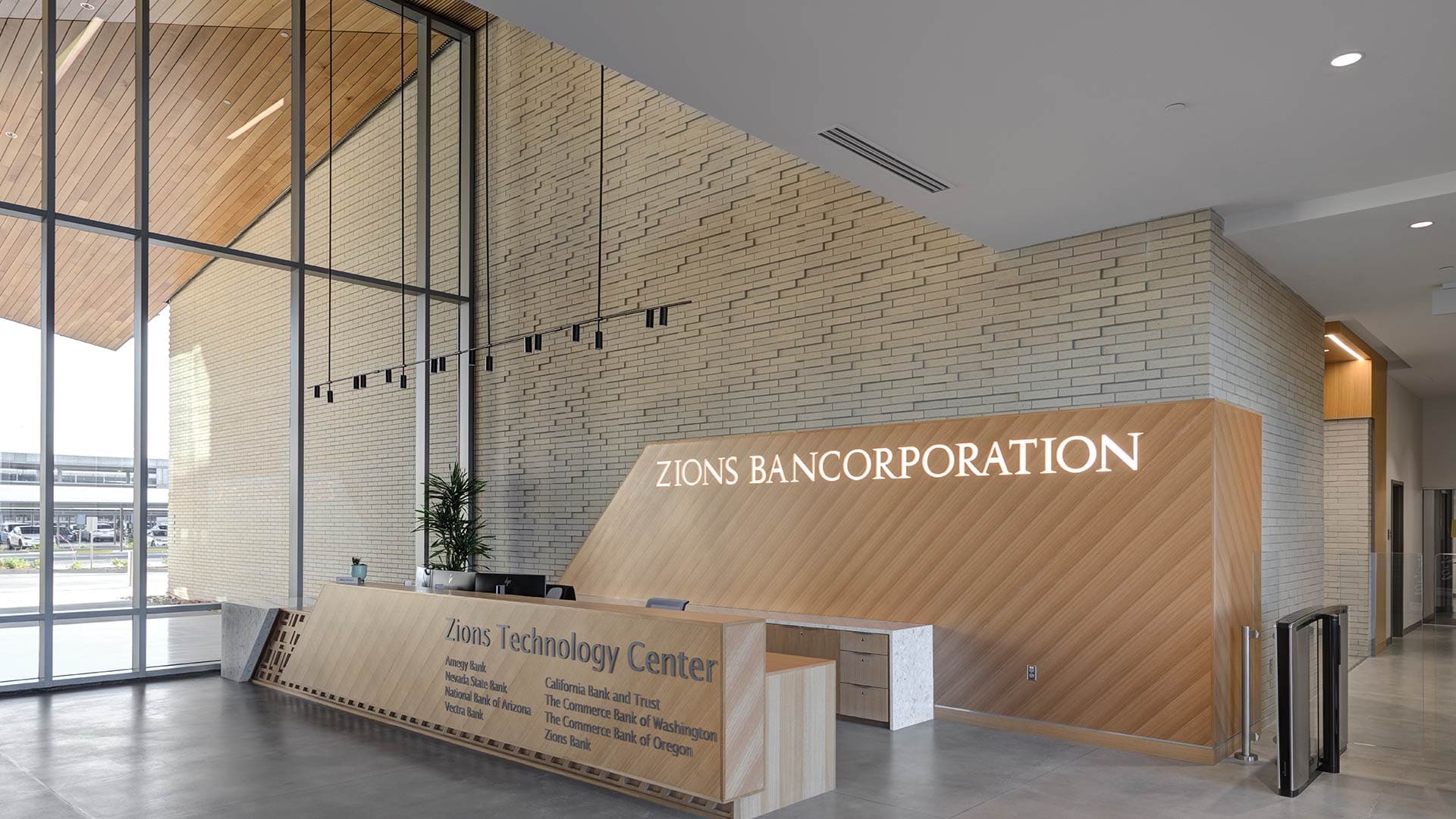 photo-gallery-commercial-office-zions-bancorporation-technology-center-08